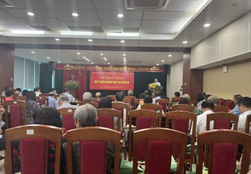BA ĐẢNG VIÊN CỦA CHI BỘ CƠ QUAN VINAFOSA VINH DỰ NHẬN HUY HIỆU ĐẢNG VIÊN NHÂN DỊP 2/9/2026