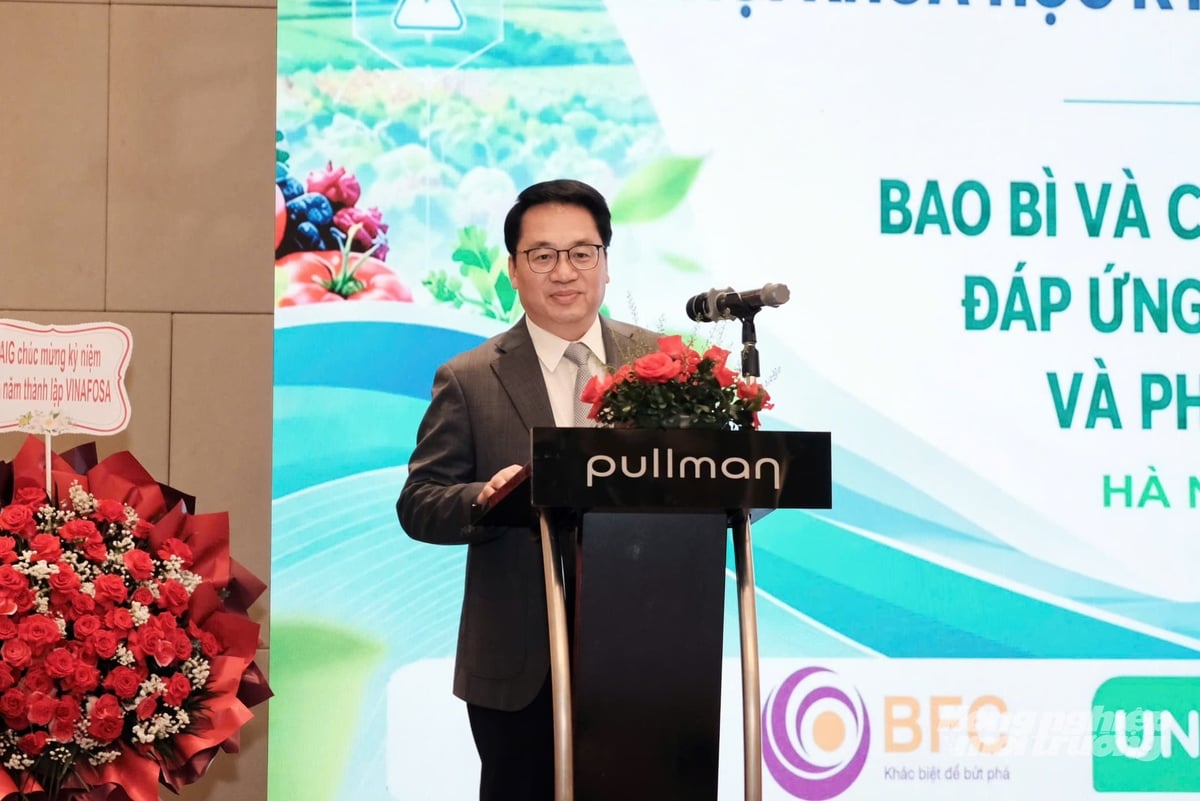 TS. Bùi Đức Lập, Phó Cục trưởng Cục An toàn thực phẩm (Bộ Y tế) phát biểu tại Lễ kỷ niệm 25 năm thành lập VINAFOSA. Ảnh: Thanh Trang.