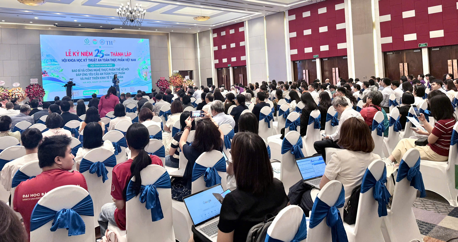 Toàn cảnh sự kiện