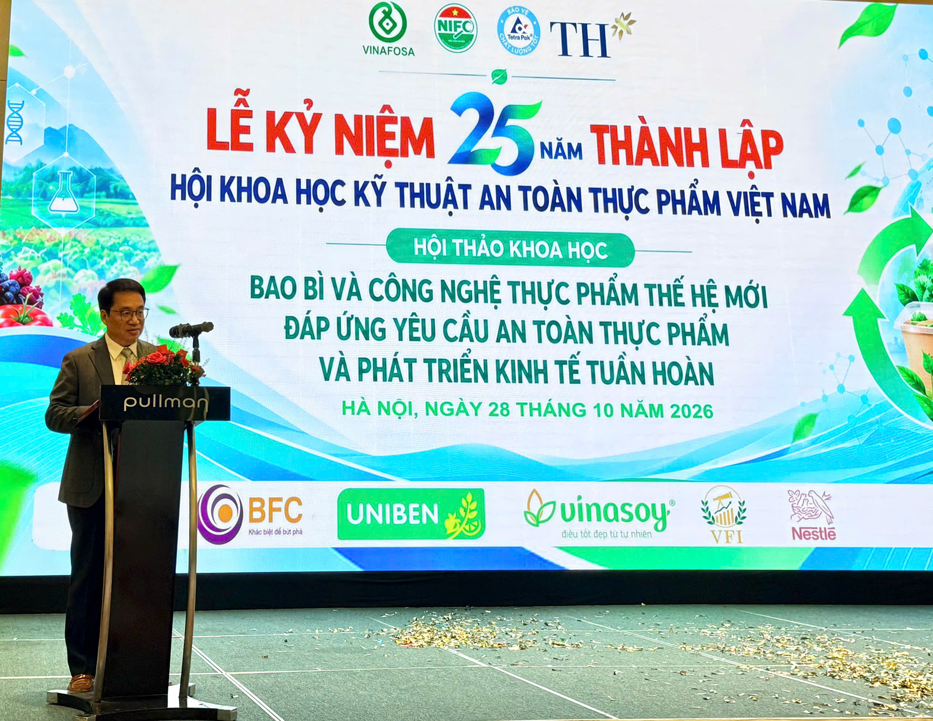 TS. Bùi Đức Lập, Phó Cục trưởng Cục An toàn thực phẩm (Bộ Y tế) phát biểu tại Lễ kỷ niệm 25 năm thành lập VINAFOSA.
